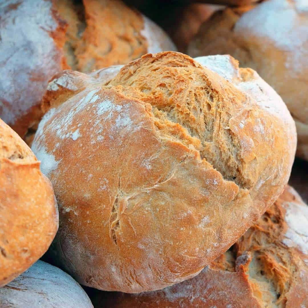 why-picking-mold-off-moldy-bread-and-eating-the-rest-is-unsafe-moldy