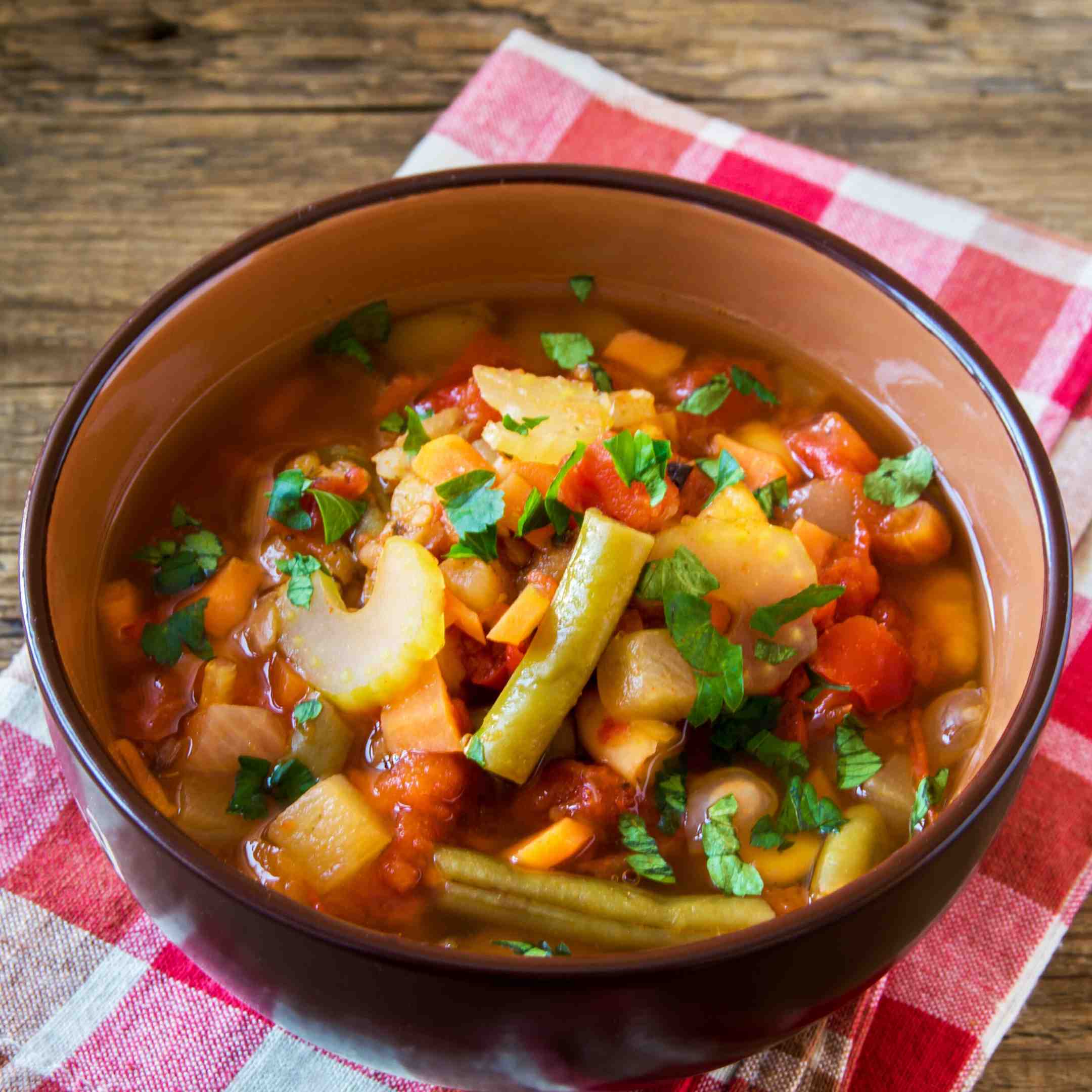 How To Chop Vegetables Fast And Without A Knife