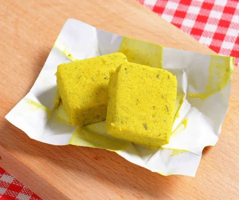 making chicken broth with bouillon cubes