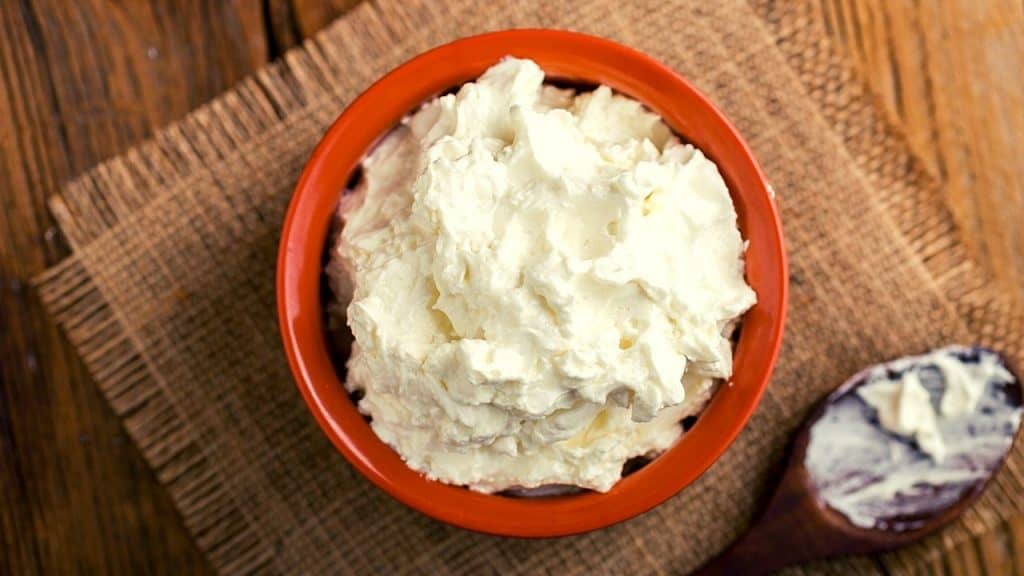 vegan margarine in a bowl