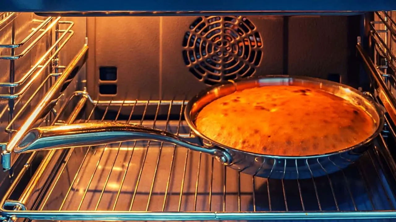 baking a cake in fan assisted oven