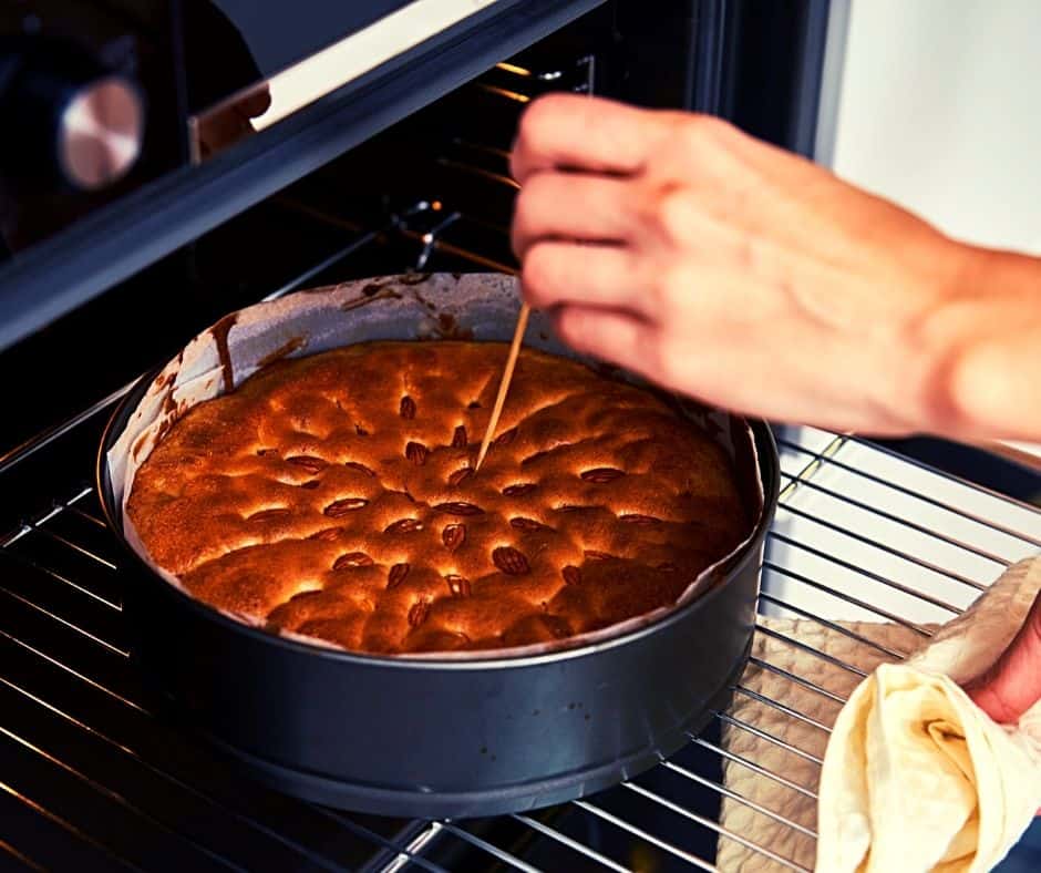 perfectly baked cake from the oven