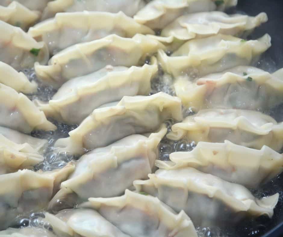 steam frying gyoza from frozen