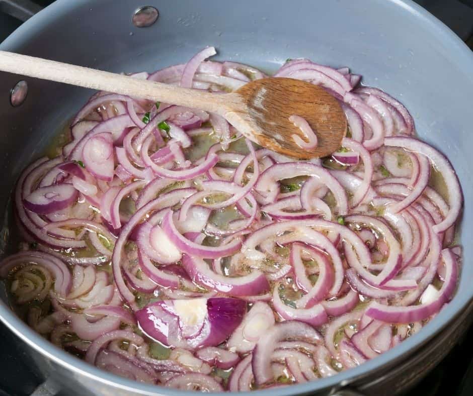  simple sauteed onions