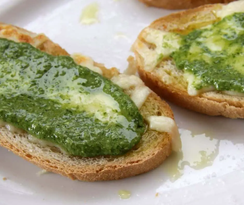 pesto toast