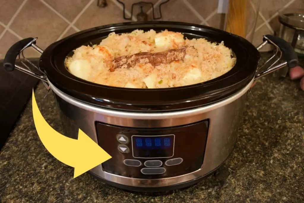 slow cooker equipped with a fully programmable digital countdown timer