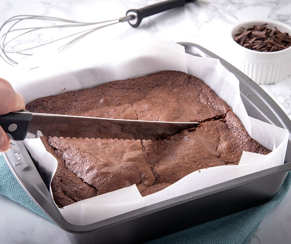 cutting cooling down brownie