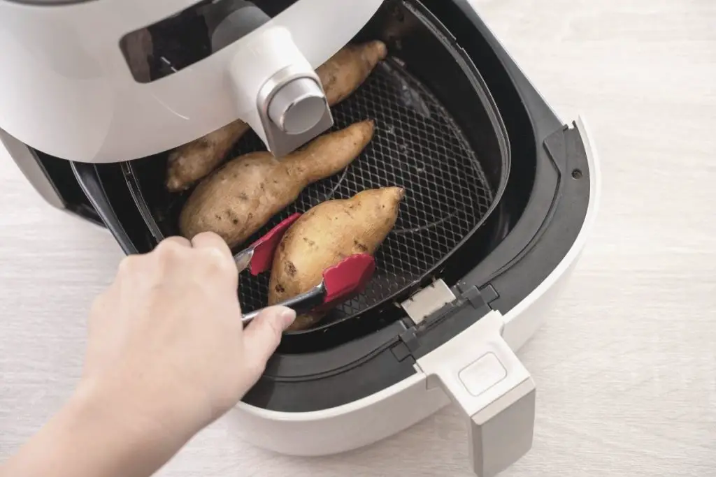 baking potato in an air fryer