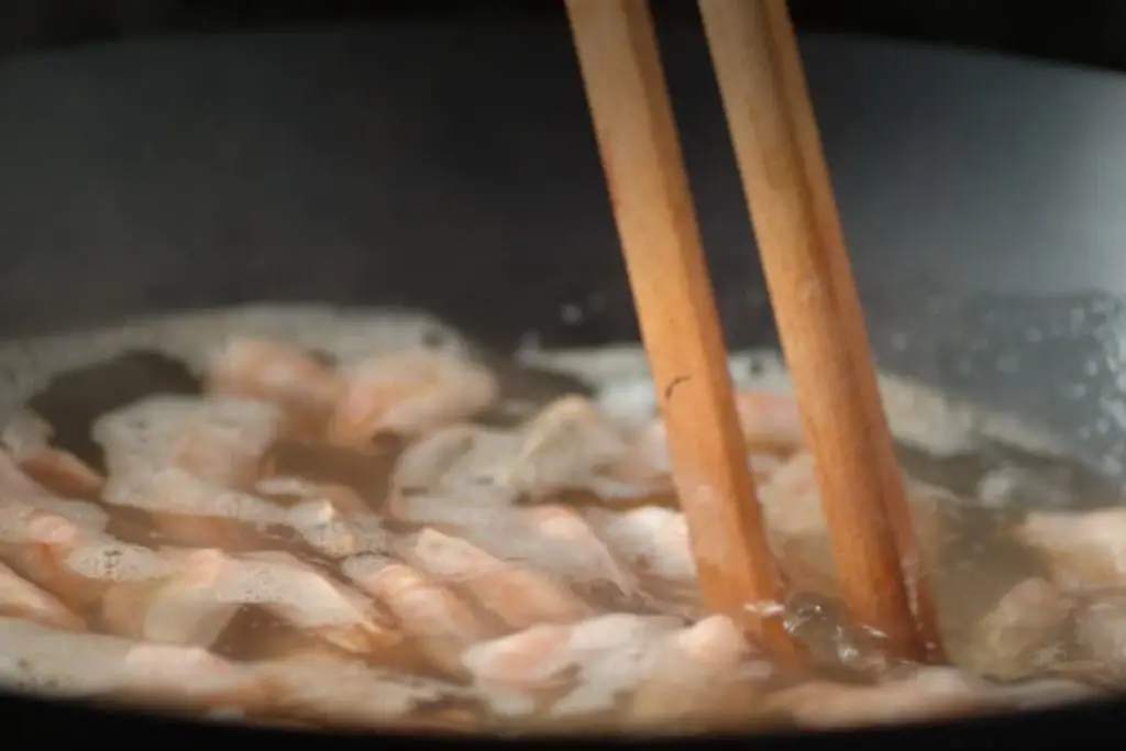 cooking prawns for prawn cocktail