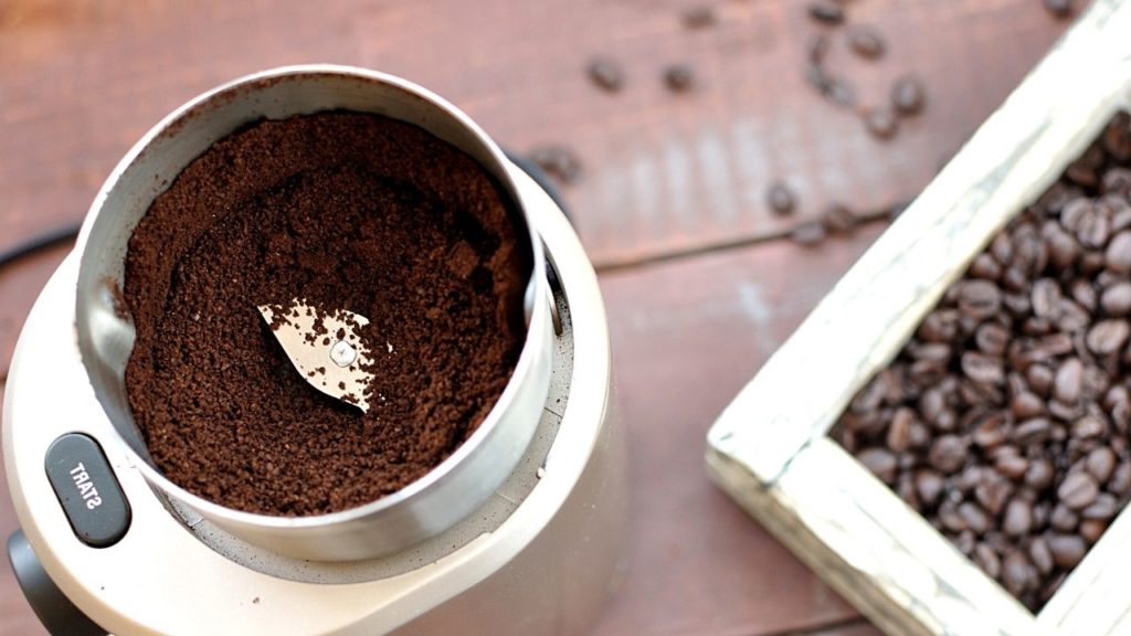 how to keep ground coffee fresh