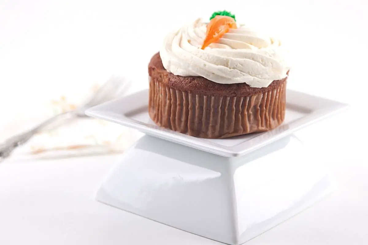 15 Carrot Cake Frosting Alternatives (Without Cream Cheese)
