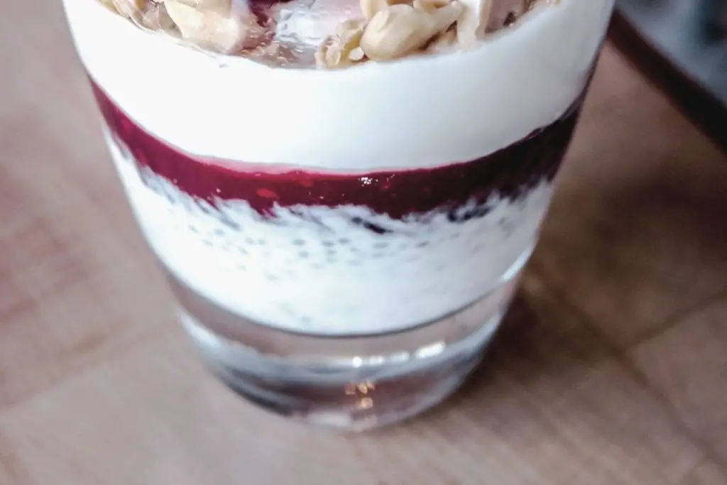 rhubarb chia parfait