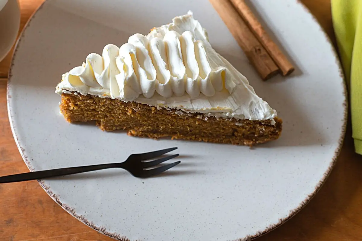 15 Carrot Cake Frosting Alternatives (Without Cream Cheese)