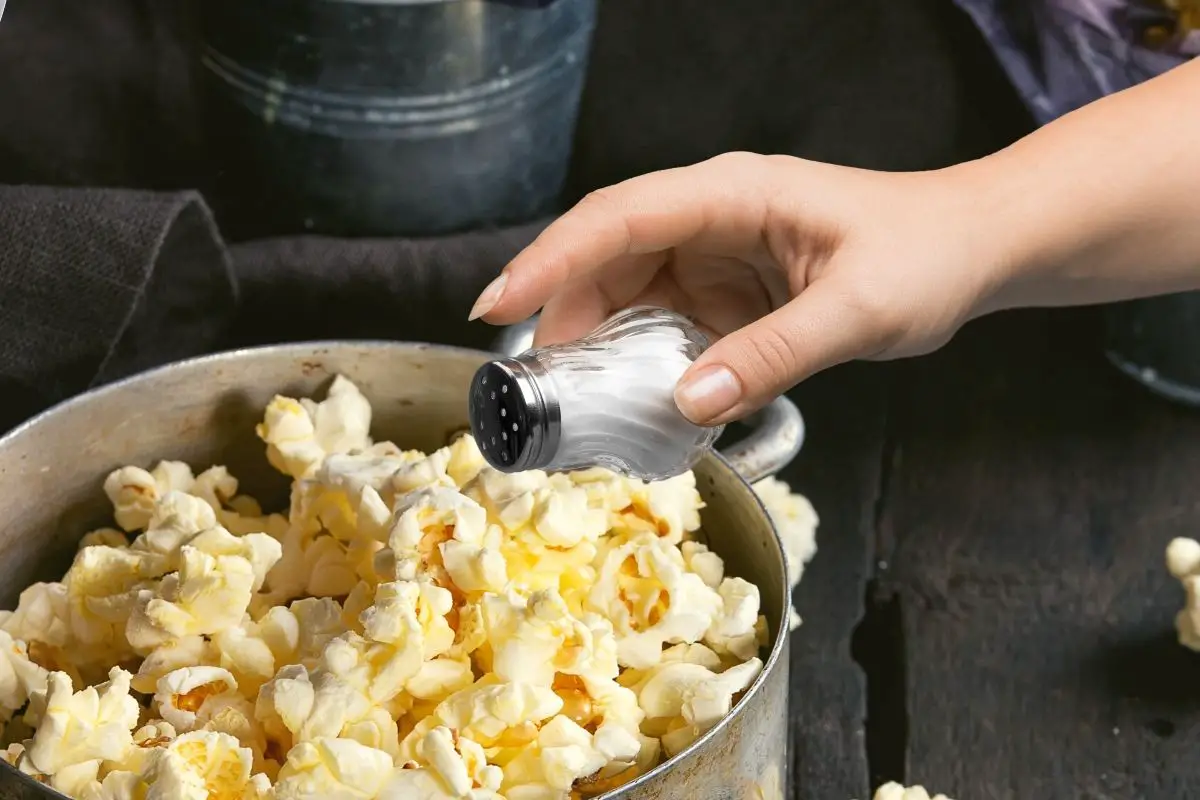 How To Make Popcorn With Butter Instead Of Oil (Easy Stovetop Version)