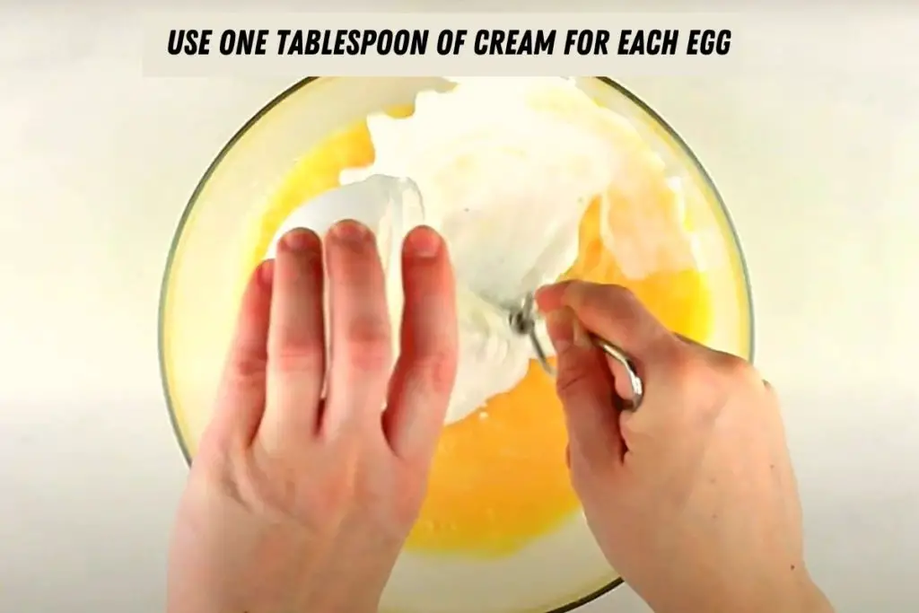 scrambled eggs with heavy cream