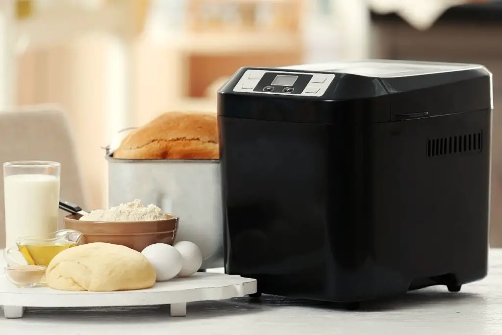 making bread in breadmaker