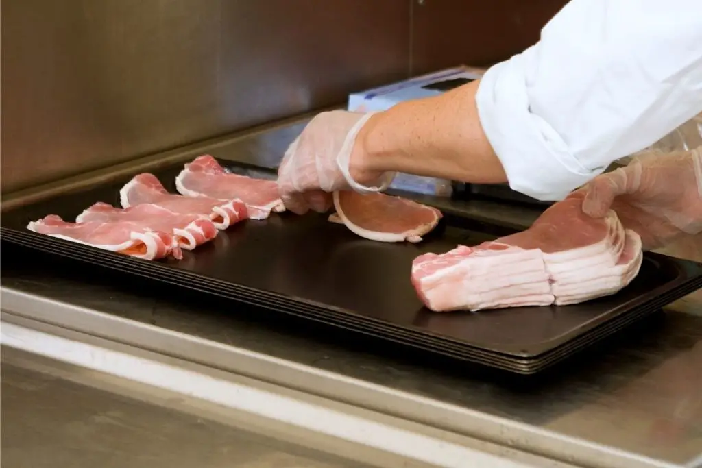 cooking bacon in the oven as restaurants do