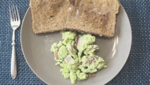 How To Keep Scrambled Eggs From Turning Green?