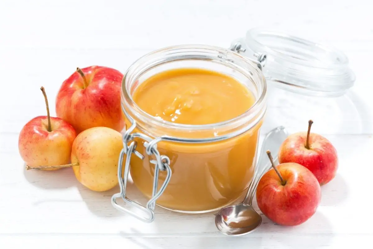 6 Best Healthy Substitutes For Coconut Oil In Baking