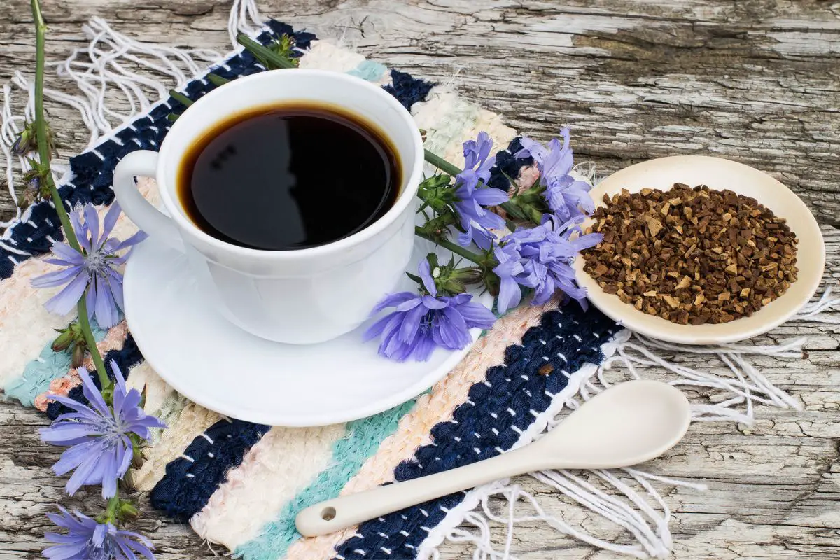 5 Herbal Coffee Alternatives That Taste Like Coffee (Almost)