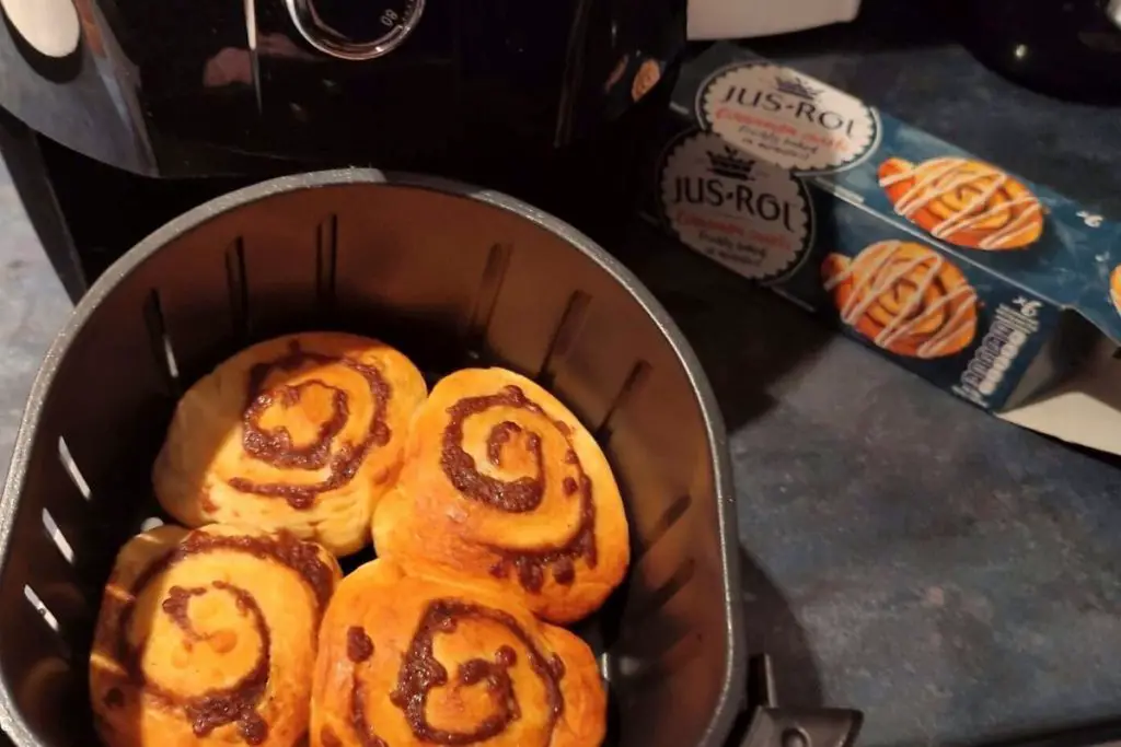 air fryer cinnamon rolls 