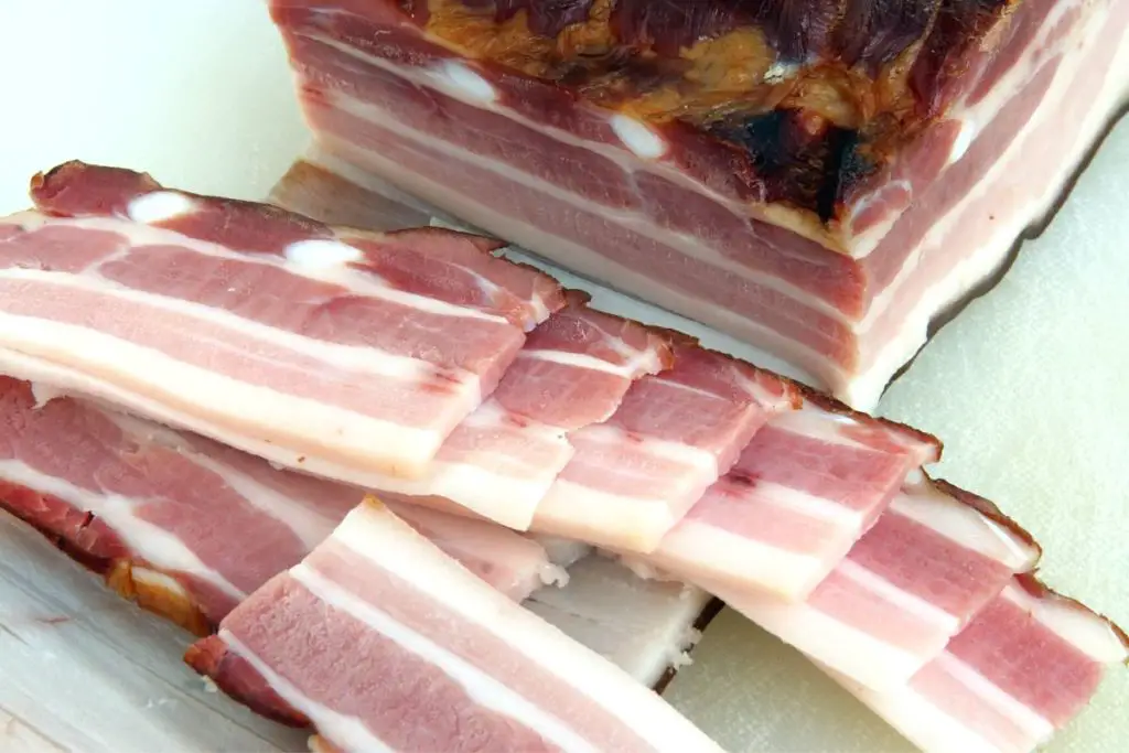 freshly cut smoked bacon rashers