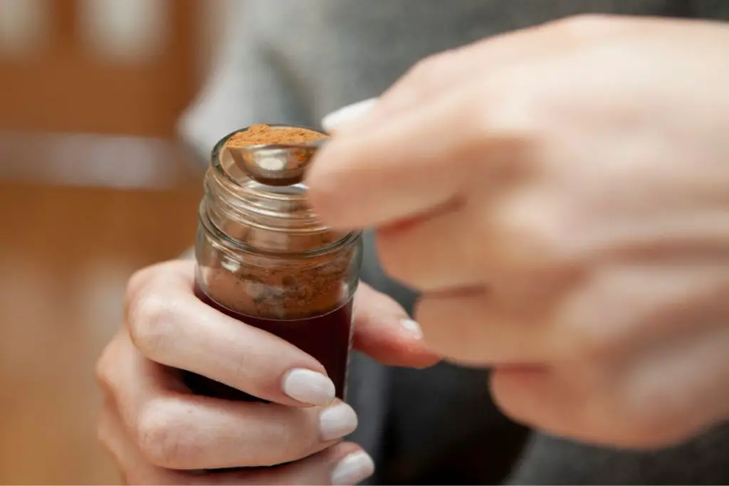 measuring the spices