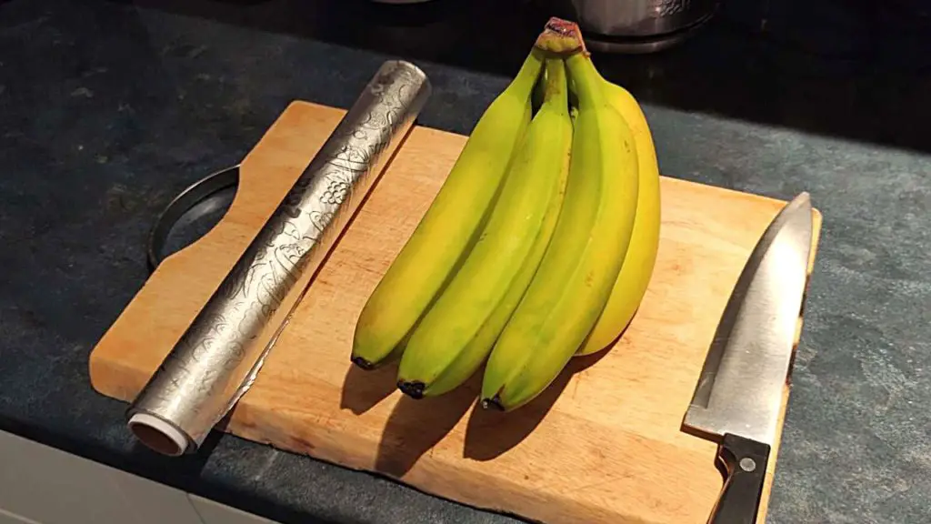 keeping bananas fresh with foil
