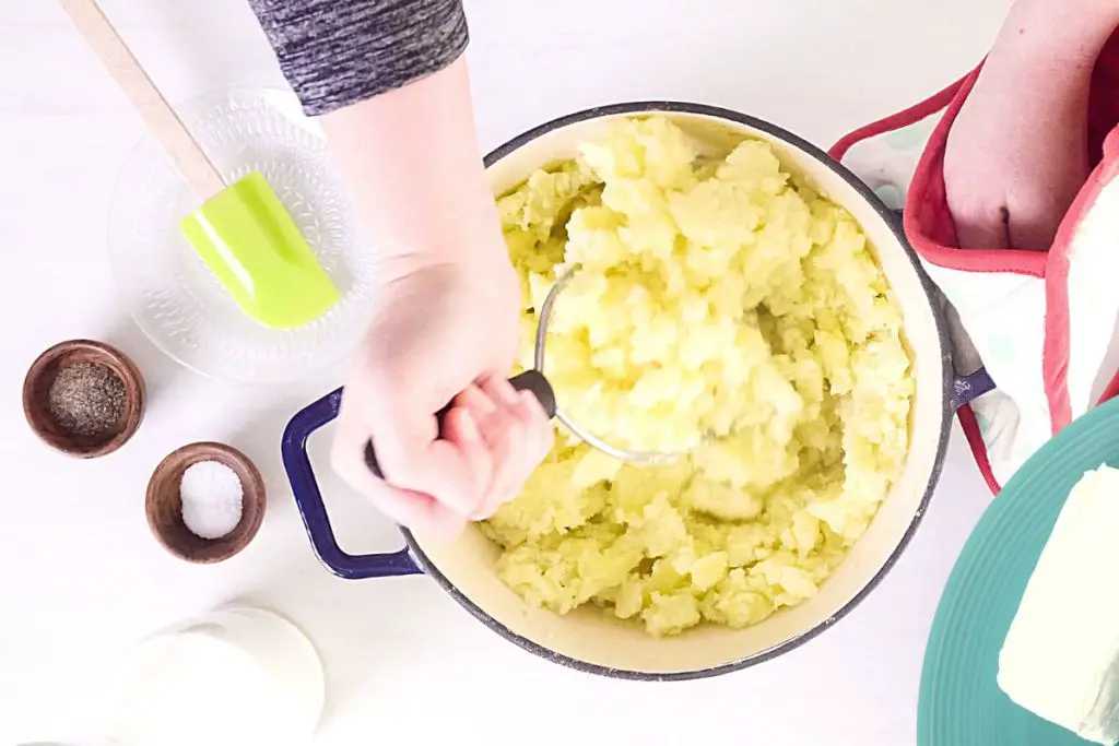making easy cream cheese mashed potatoes