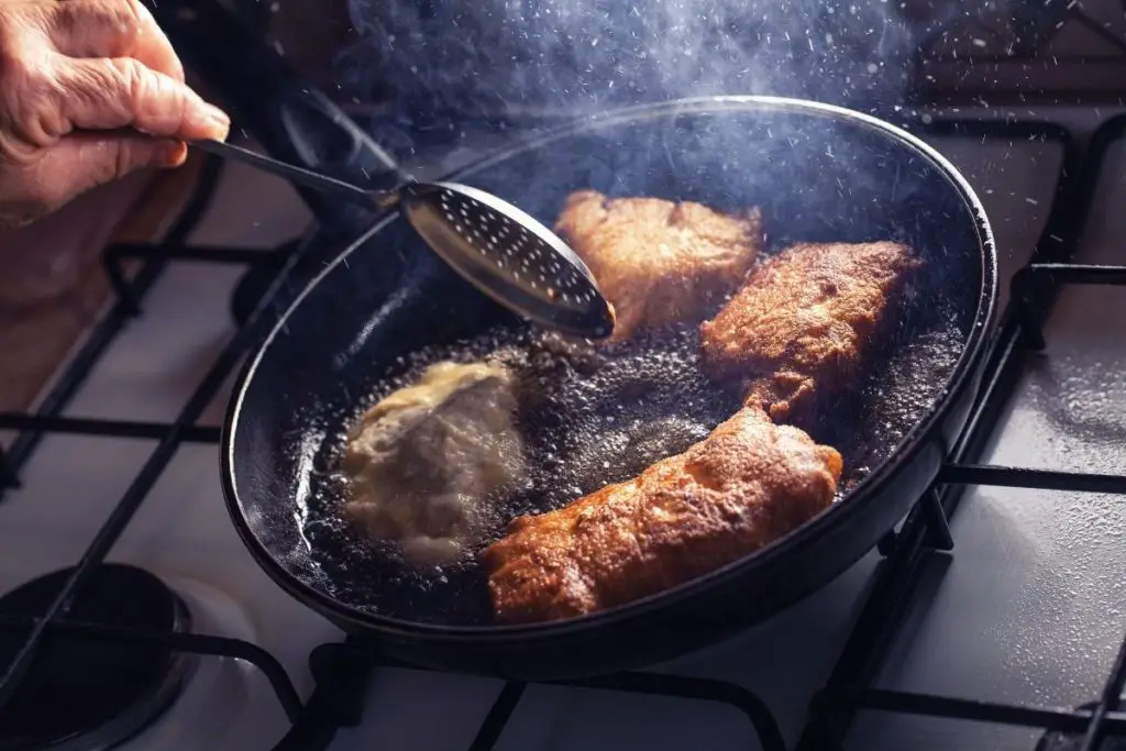 smoking food in hot oil 