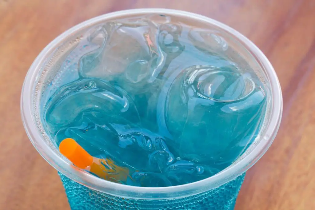 blue food coloring in drinking water