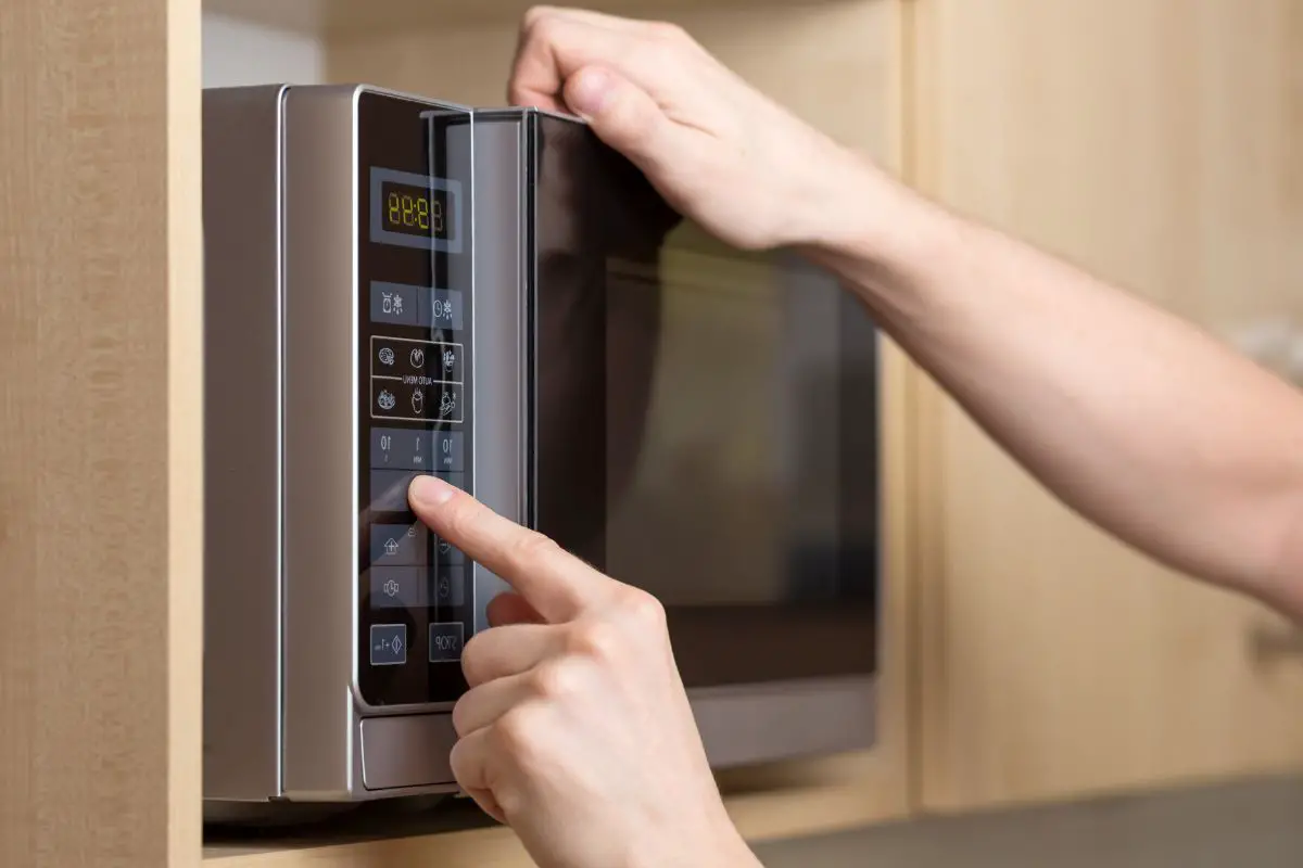 Why Is My Popcorn Not Popping In The Microwave? (And How To Fix It)