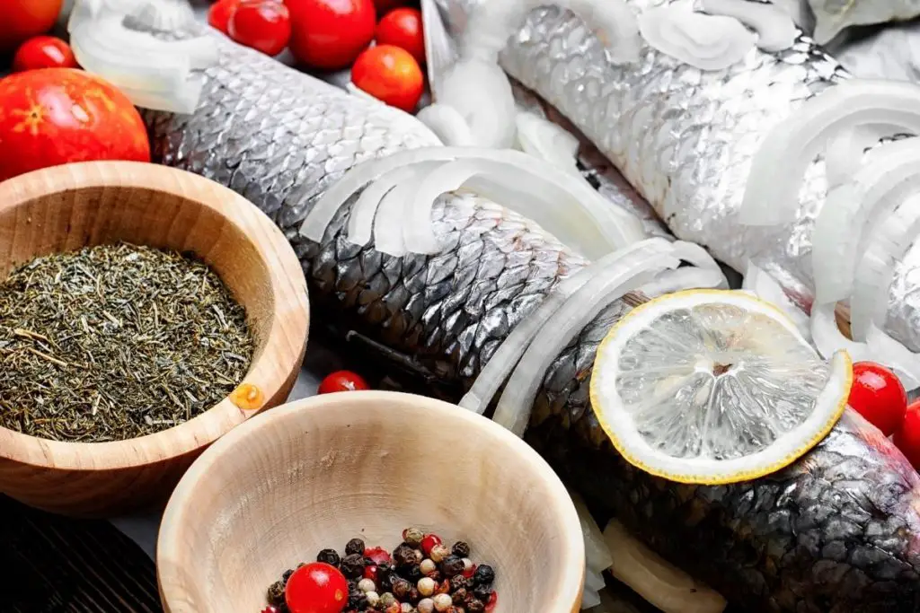 seasoning fish with strong spices