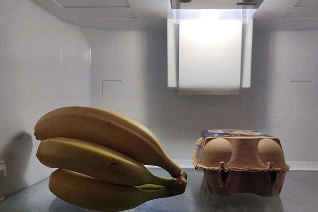 storing bananas in the fridge
