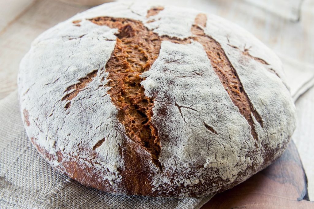 fresh no knead rye bread loaf