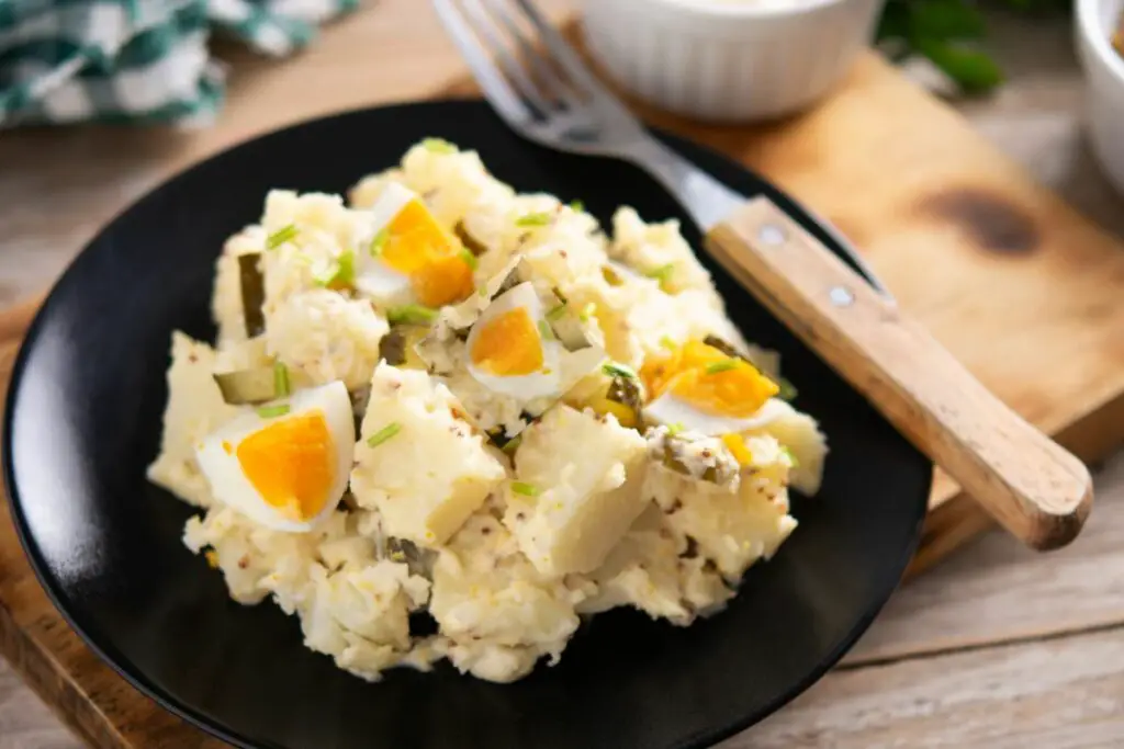 american style potato salad with egg