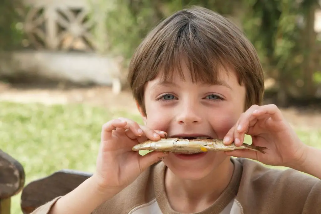 eating a whole sardine