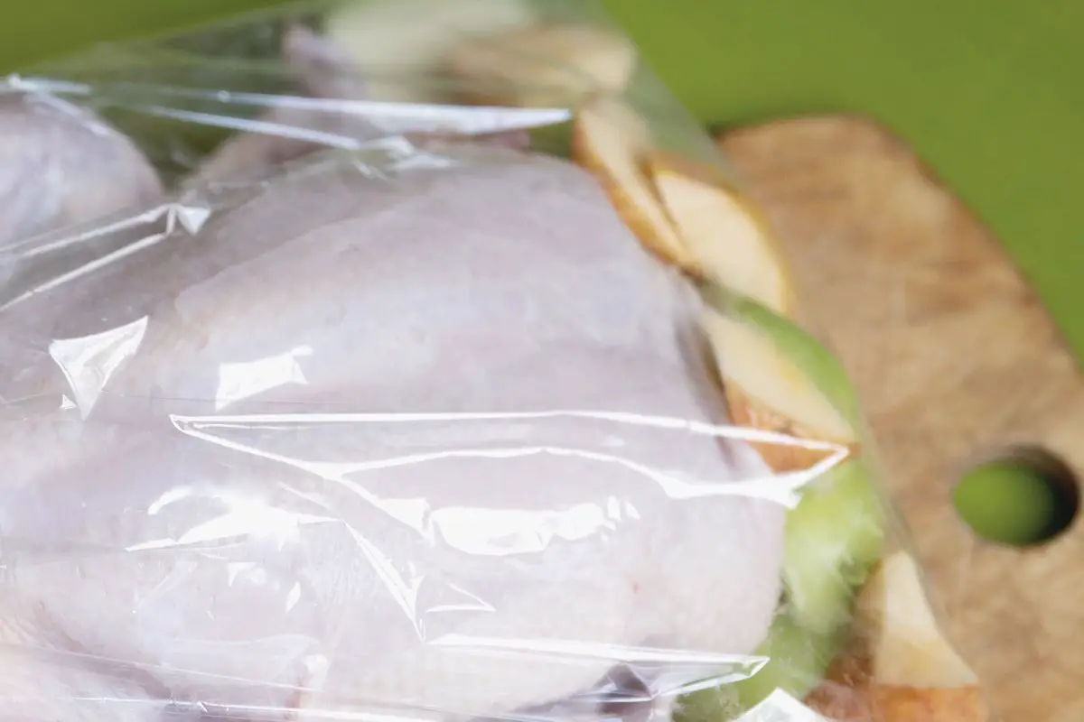 Can You Use Plastic Wrap In The Oven? No, Use This Instead!
