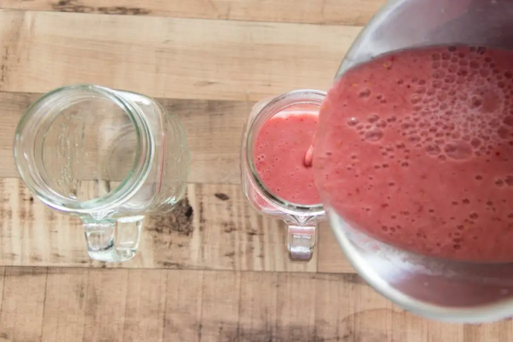 freezing smoothies in mason jars