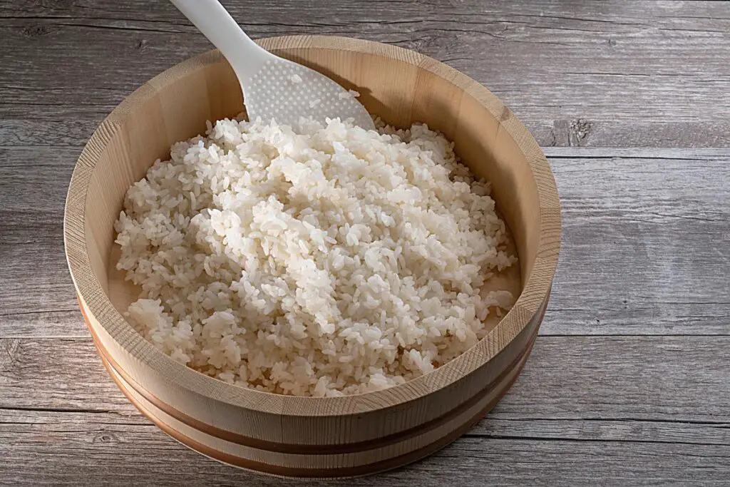 hangiri for preparing sushi rice