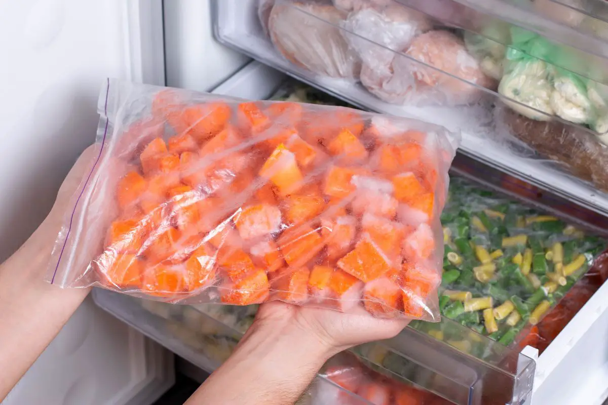 How To Store Carrots Without Refrigeration? (9 Carrot Storage Hacks)