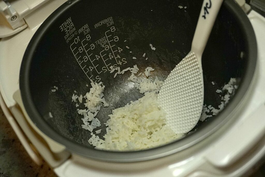 This is how to stop rice from sticking to bottom of rice cooker