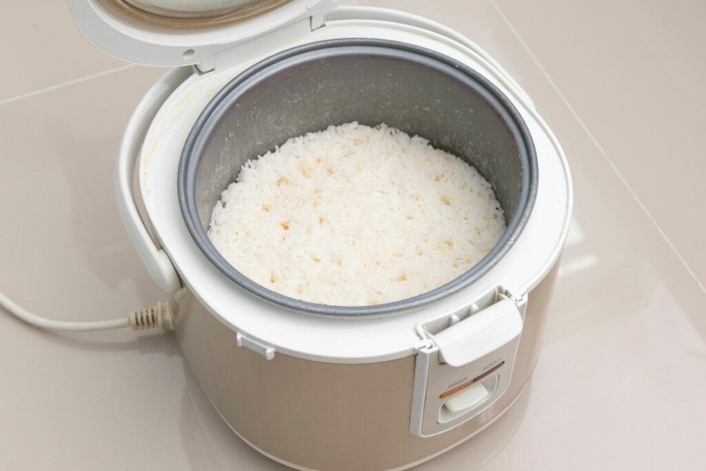letting rice rest after cooking