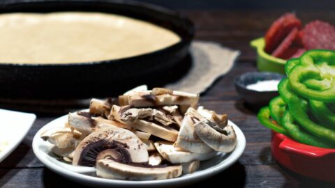 How To Prepare Mushrooms For Pizza? (Best And Worst Onse To Use)