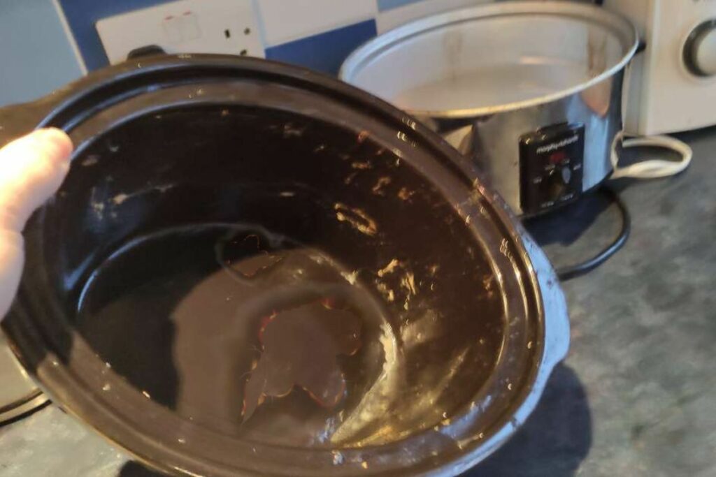 cleaning slow cooker ceramic pot