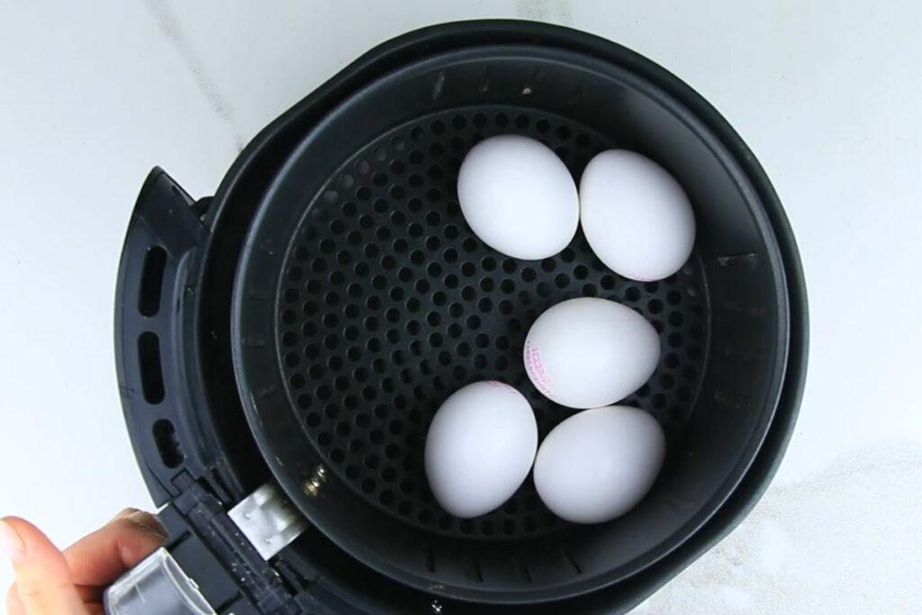 eggs in air fryer basket 
