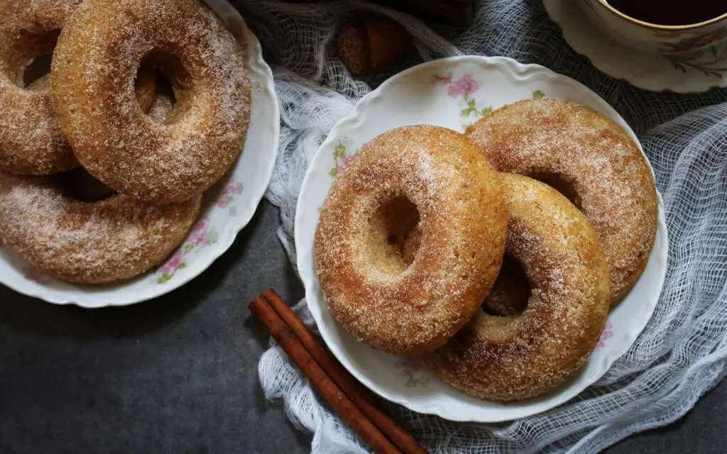 air fryer cinnamon sugar doughnuts