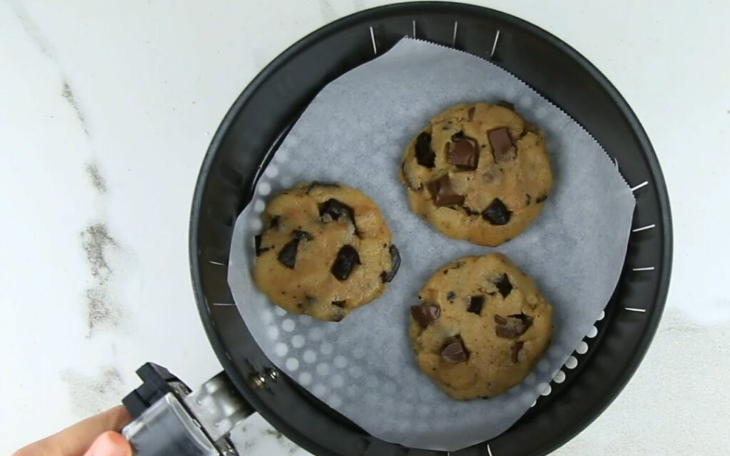 baking cookies in an air fryer