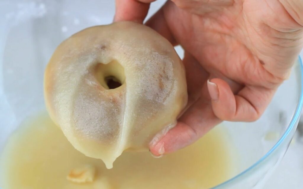 making a doughnut glaze