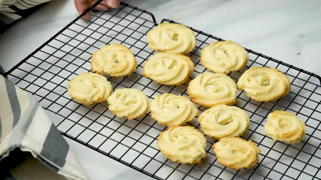 let the shortbread cool down